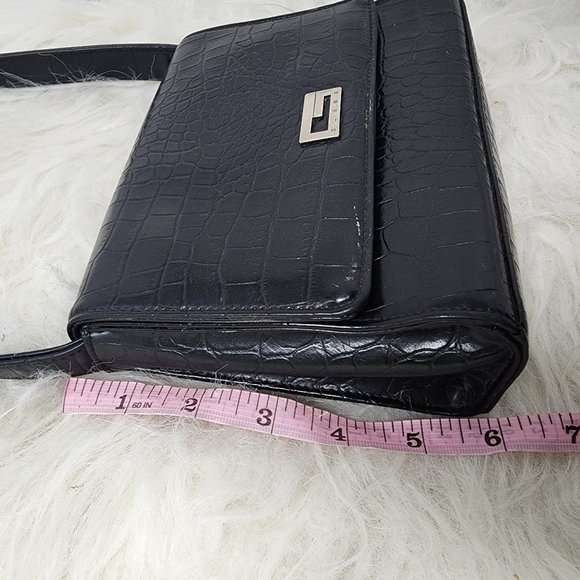 Guess Purse/Bag - Picture 2 of 12